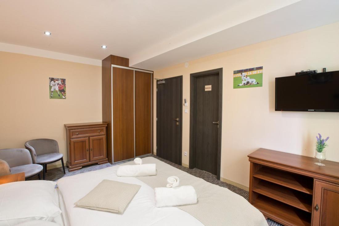 Restauracia Gol Hotel Oravske Vesele Exterior photo